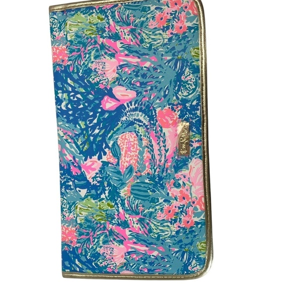LILLY PULITZER - Bifold Travel Organizer Bag Clutch in “Fished my Wish” pattern - Picture 1 of 3
